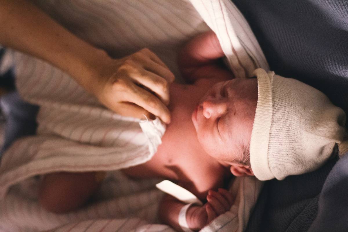 Darren Yaw’s Wife’s Guide to Newborns Developmental Milestones for First-Time Mums